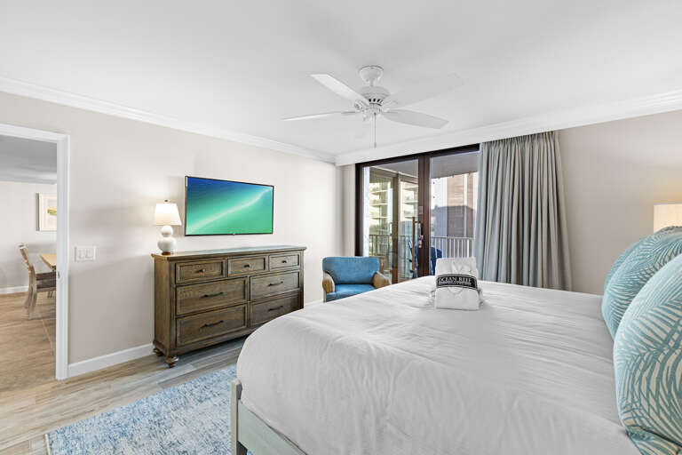 Mainsail 247 Master Bedroom Alt