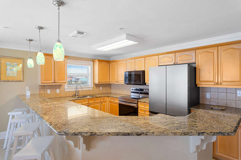 24-Crystal-Dunes-407-Kitchen