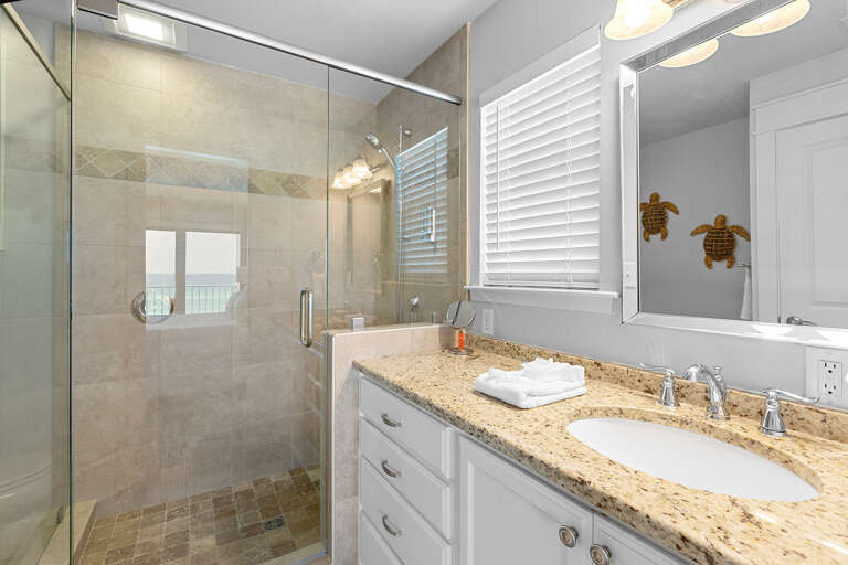 07-Townhomes-at-Crystal-Beach-Primary-Bathroom