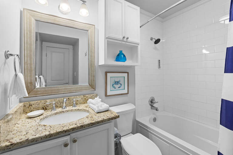 12-Townhomes-at-Crystal-Beach-Guest-Bathroon-2