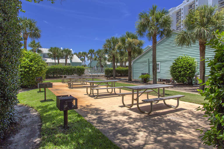 19-Sea-Cabins-Grills 19-Sea-Cabins-Grills