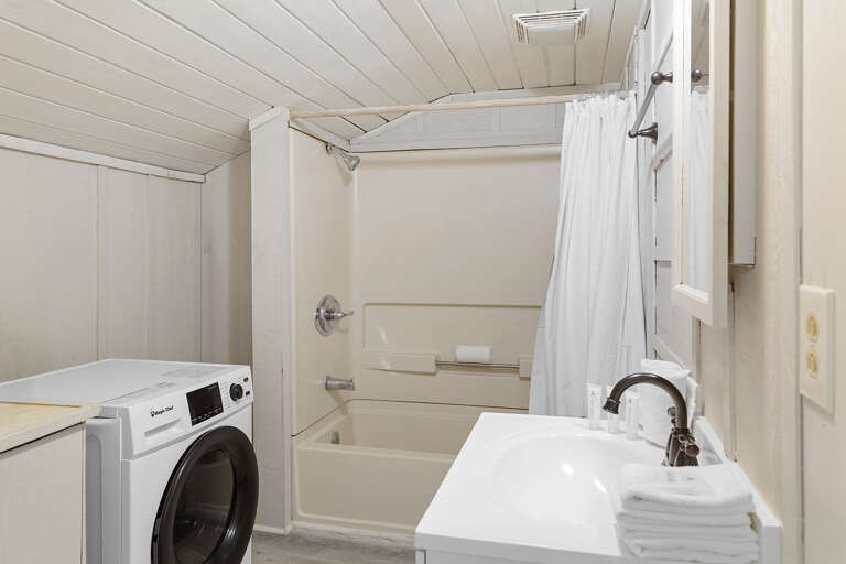 23-Sea-Cabins-11D-Bathroom 23-Sea-Cabins-11D-Bathroom