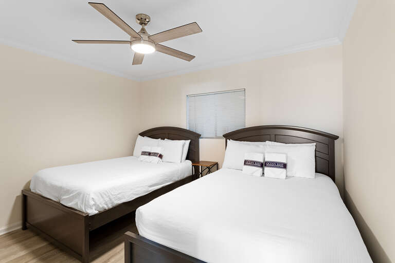 24-Huntington-by-the-Sea-106-Guest-Bedroom