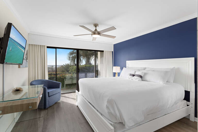 24-Huntington-by-the-Sea-106-Primary-Bedroom