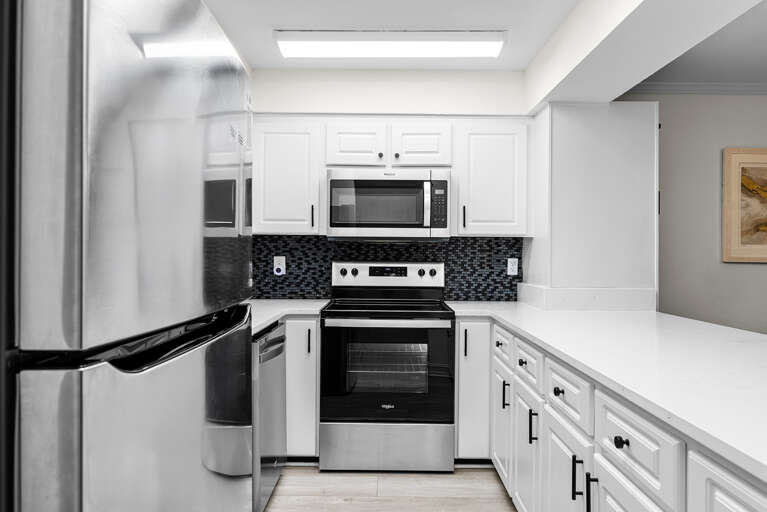 Huntington By The Sea 106 Kitchen Alt