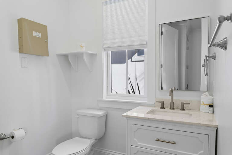 Seabourn Guest Bathroom 4