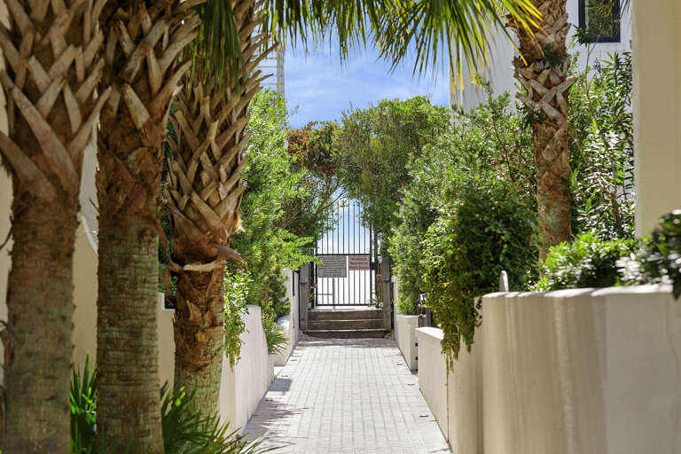 23-Waters-Edge-Beach-Gate