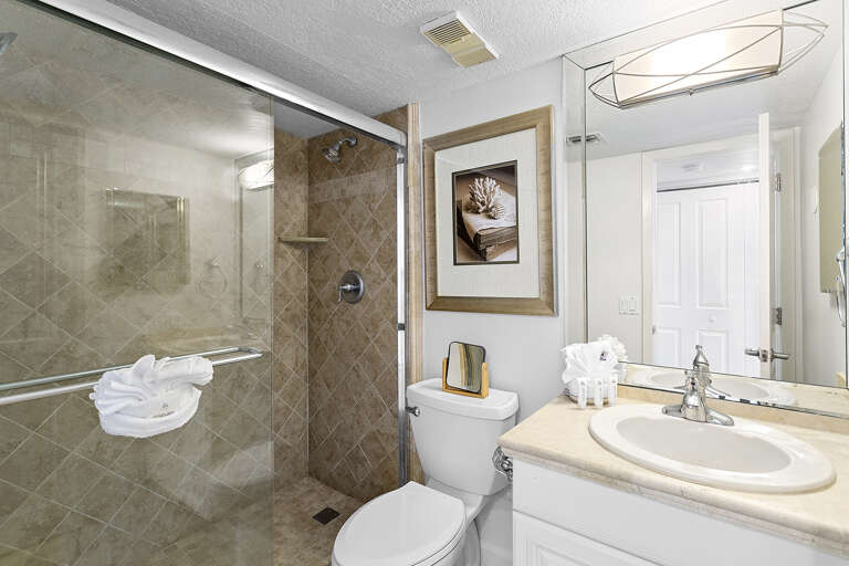 24-Mainsail-271-Guest-Bathroom