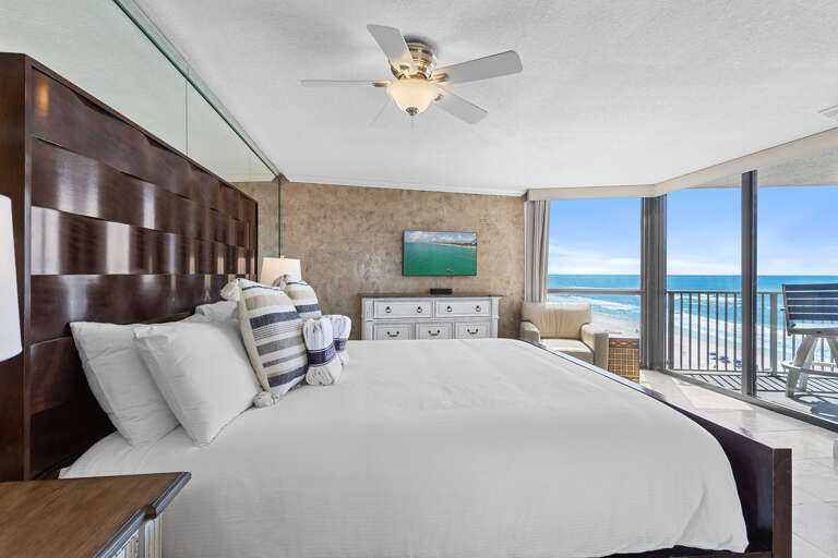 24-Mainsail-271-Primary-Bedroom