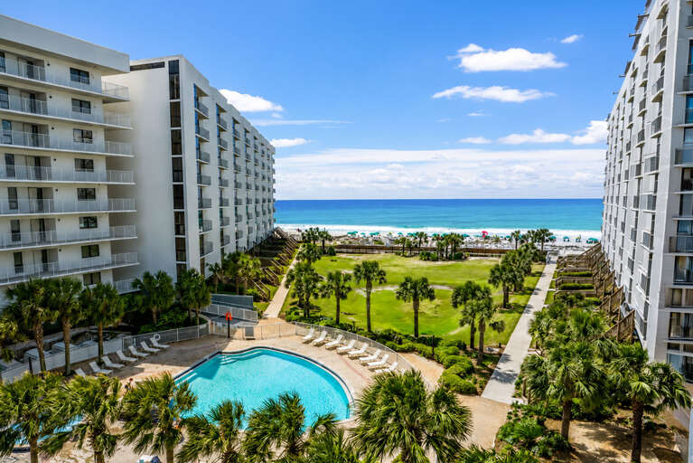 Mainsail Pool Alt