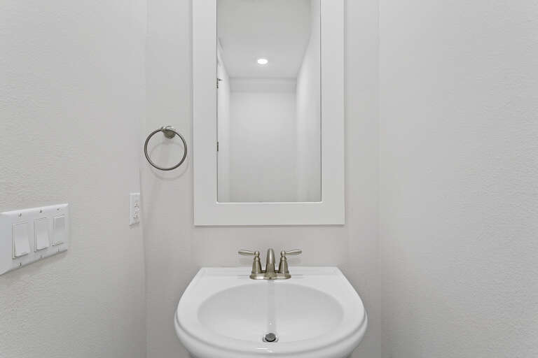 24-30A-Beach-Escape-Powder-Room