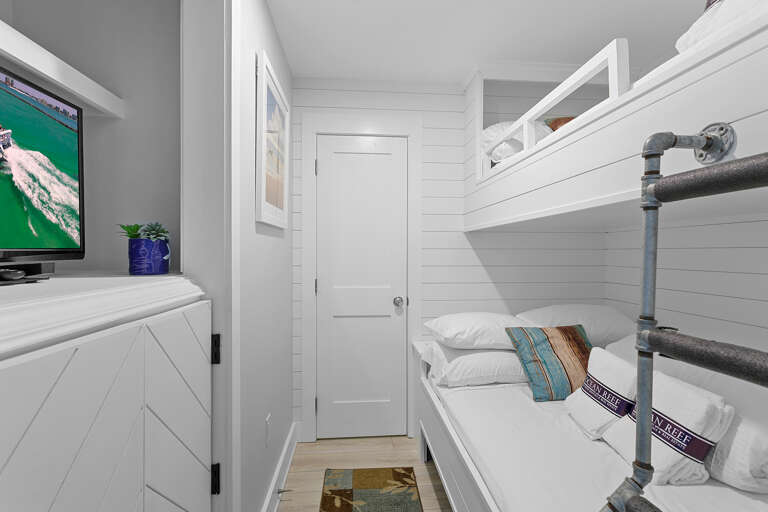 23-Beach-Resort-402-Bunk-Room 23-Beach-Resort-402-Bunk-Room