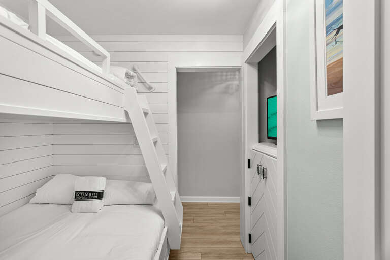 Beach Resort 402 Guest Bedroom Alt