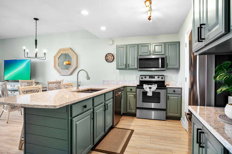 Beach Resort 402 Kitchen Beach Resort 402 Kitchen