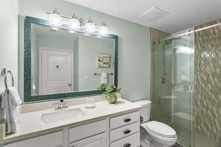 Beach Resort 402 Primary Bathroom