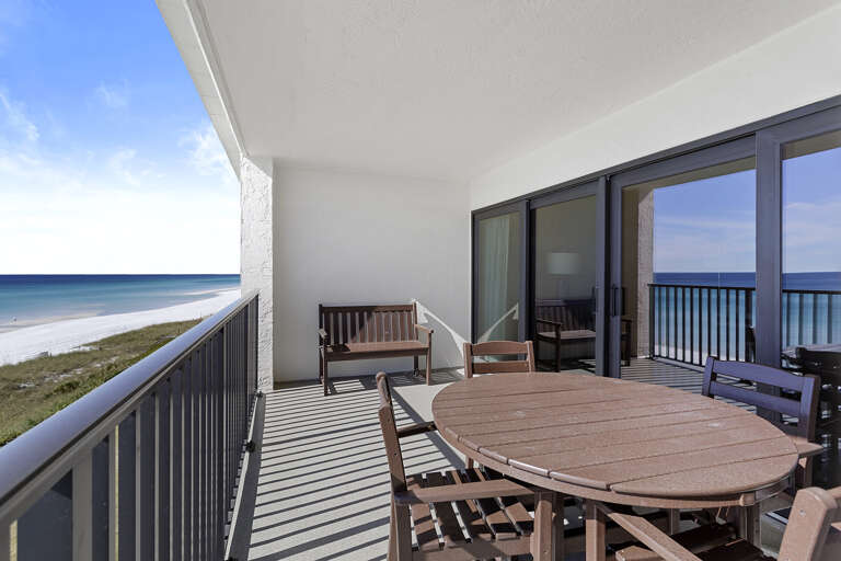 23-Huntington-By-The-Sea-404-Balcony-Alt
