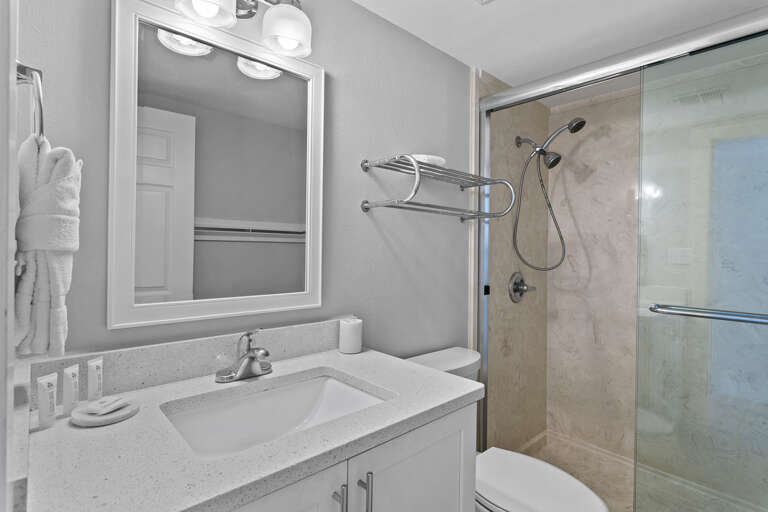 23-Huntington-By-The-Sea-404-Primary-Bathroom