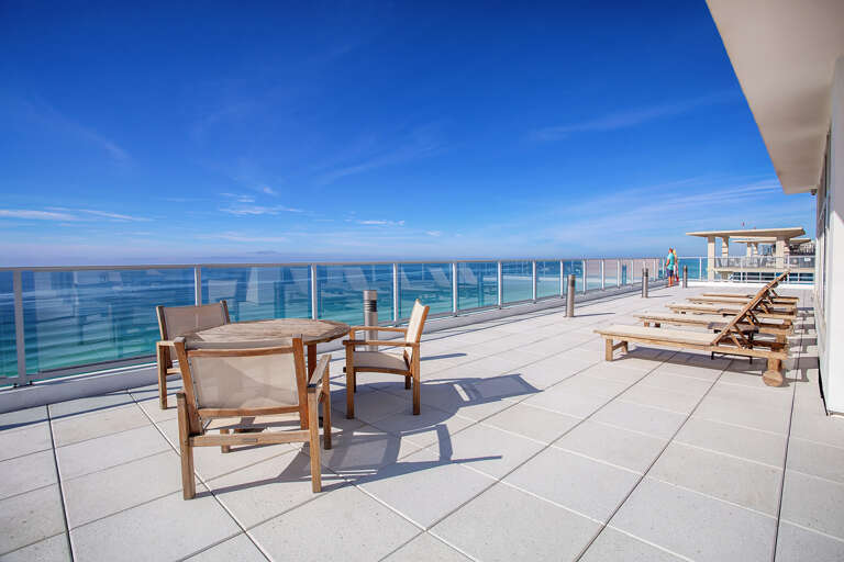 1900-Ninety-Eight-Lounge