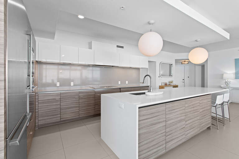 24-1900-Ninety-Eight-802-Kitchen-Alt