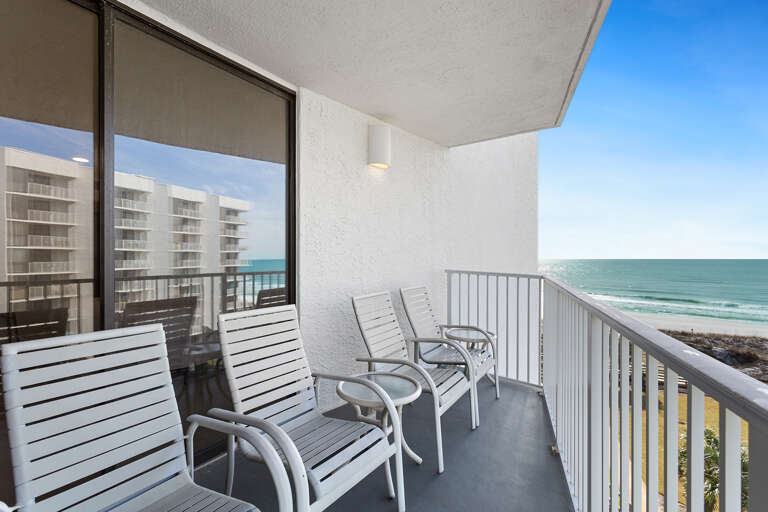 24-Mainsail-158-Balcony-Alt