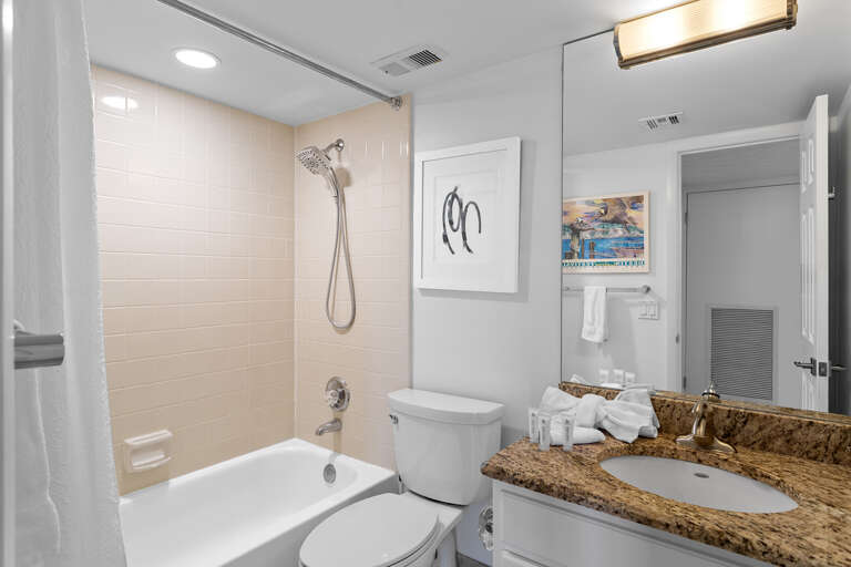 24-Mainsail-158-Guest-Bathroom