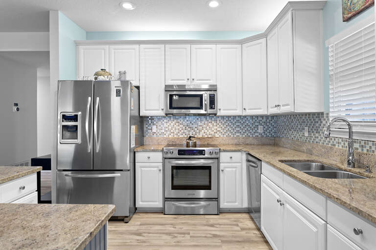 Sea Breeze Cottage Kitchen Alt