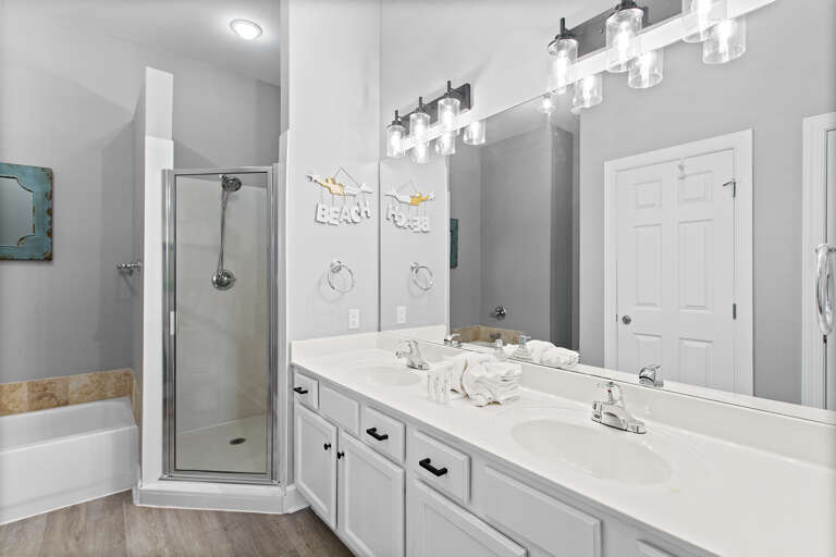 24-Seagrove-Highlands-2307-Primary-Bathroom 24-Seagrove-Highlands-2307-Primary-Bathroom