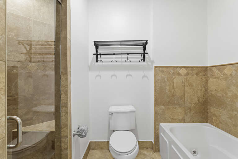 24-Tivoli-5442-Guest-Bath-Alt