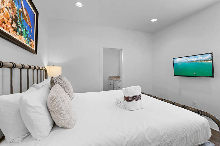 24-Watercolors-Guest-Bedroom