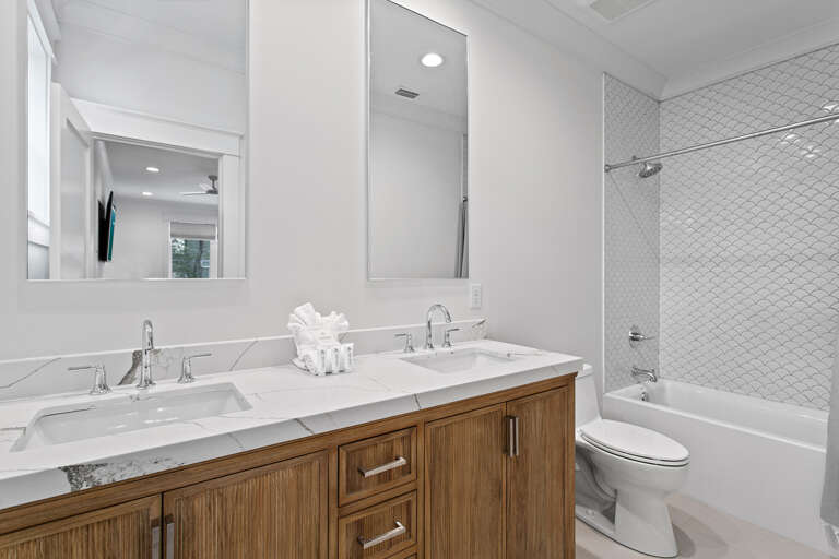 24-SeaStone-Bathroom-4