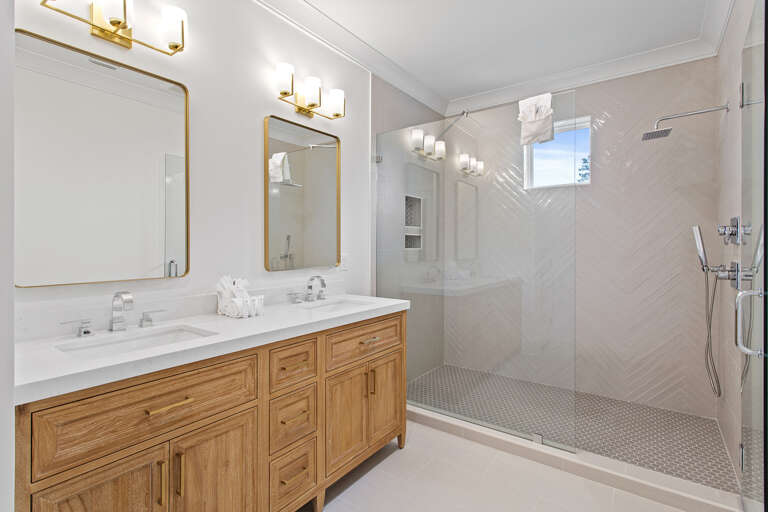 24-SeaStone-Bathroom