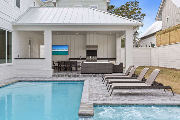 24-SeaStone-Pool-Overview