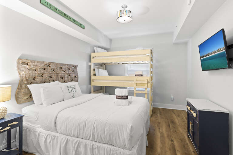 24-Majestic-Sun-501B-Guest-Bedroom-2 24-Majestic-Sun-501B-Guest-Bedroom-2