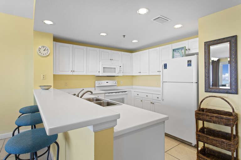 24-Sterling-Shores-810-Kitchen