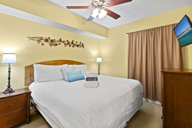 24-Sterling-Shores-810-Primary-Bedroom 24-Sterling-Shores-810-Primary-Bedroom