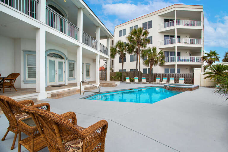 24-Bellagio-Pool-Deck