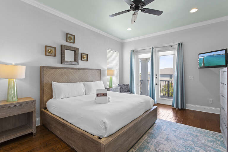 24-Commanders-Palace-Guest-Bedroom-3