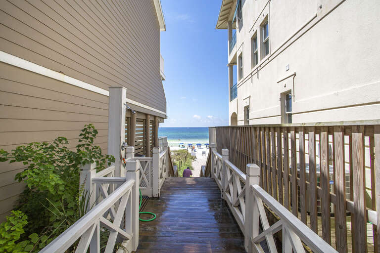 Frangista-Beach-Miami-Boardwalk