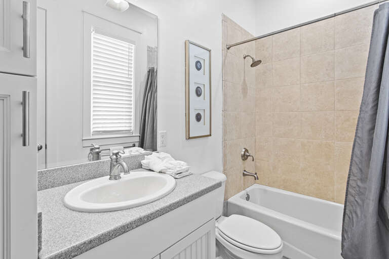 Slice of Paradise Guest Bathroom 4 Slice of Paradise Guest Bathroom 4