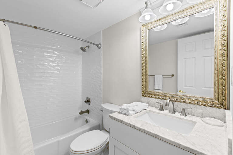 304HUNT Guest Bathroom
