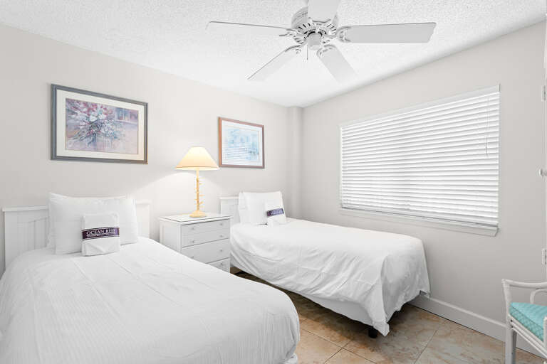 10-Mainsail-382-Guest-Bedroom-2