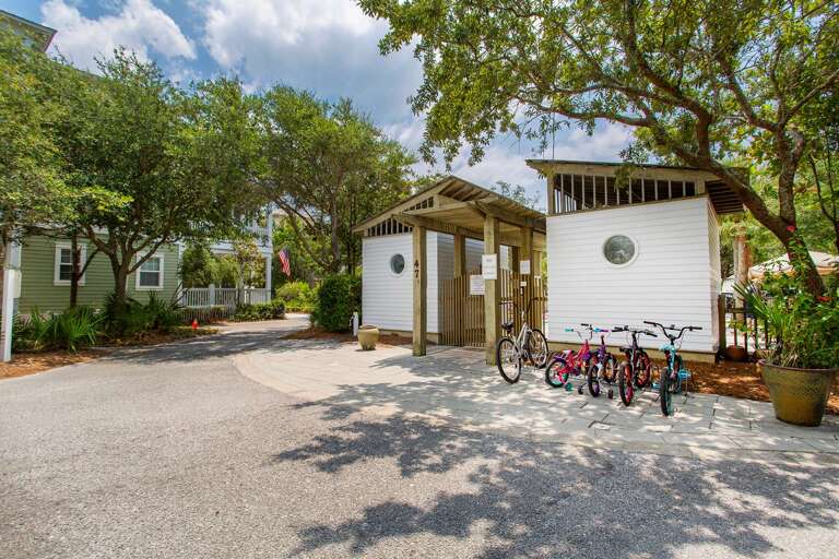 21-Summers-Edge-Pool-Entrance