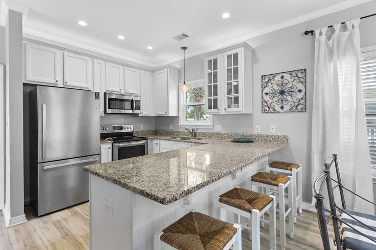 Sea Spray Cottage Kitchen Alt