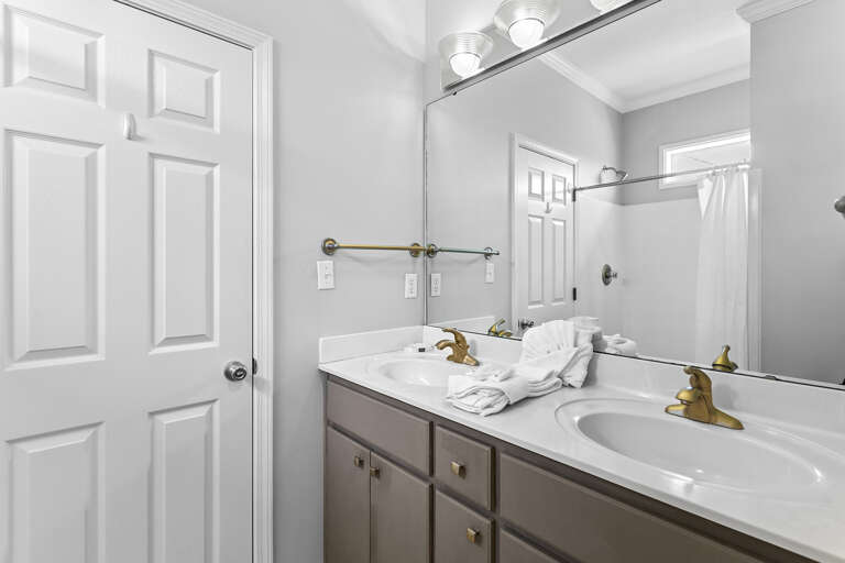 Sea Spray Cottage Master Bathroom