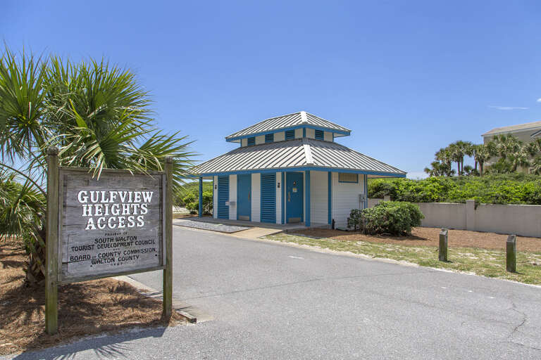 Gulfview-Heights-Beach-Access-Bathrooms