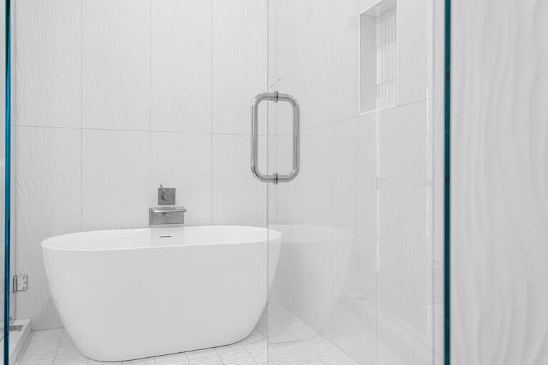 Sea La Vie Master Bathroom