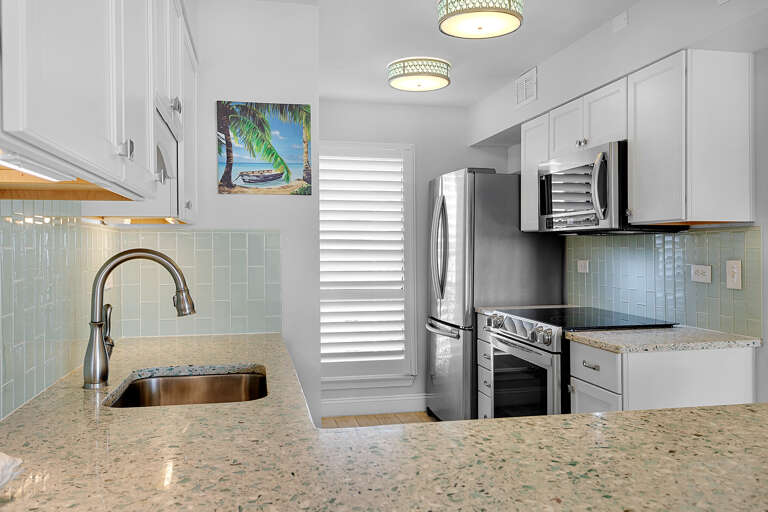 Mainsail 472 Kitchen