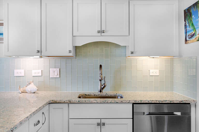 Mainsail 472 Kitchen Alt