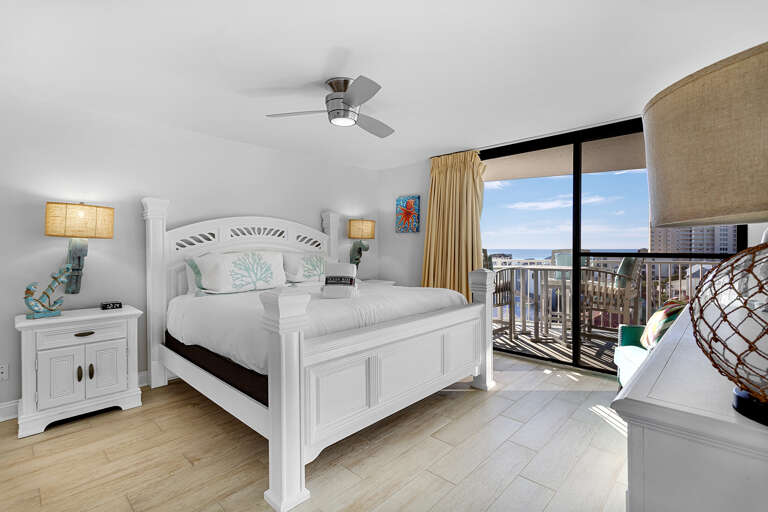 Mainsail 472 Master Bedroom