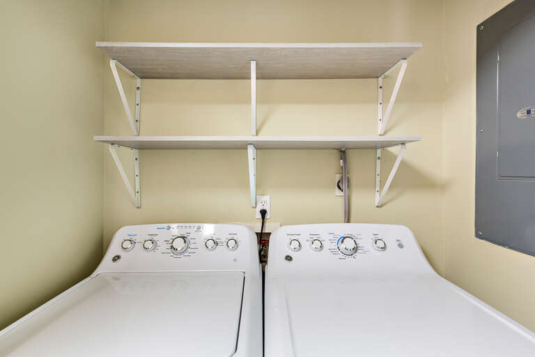 Mainsail 471 Laundry